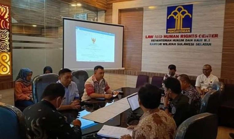Kemenkumham Sulsel mengharmonikan 16 produk hukum dari 5 daerah Kemenkumham Sulsel mengharmonikan 16 produk hukum dari 5 daerah