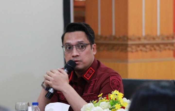 Imigrasi Denpasar buru WNA telanjang di pura 