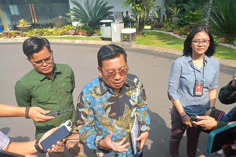 Jokowi minta beras Bulog segera dilepas ke pasar guna kendalikan harga Jokowi minta beras Bulog segera dilepas ke pasar guna kendalikan harga