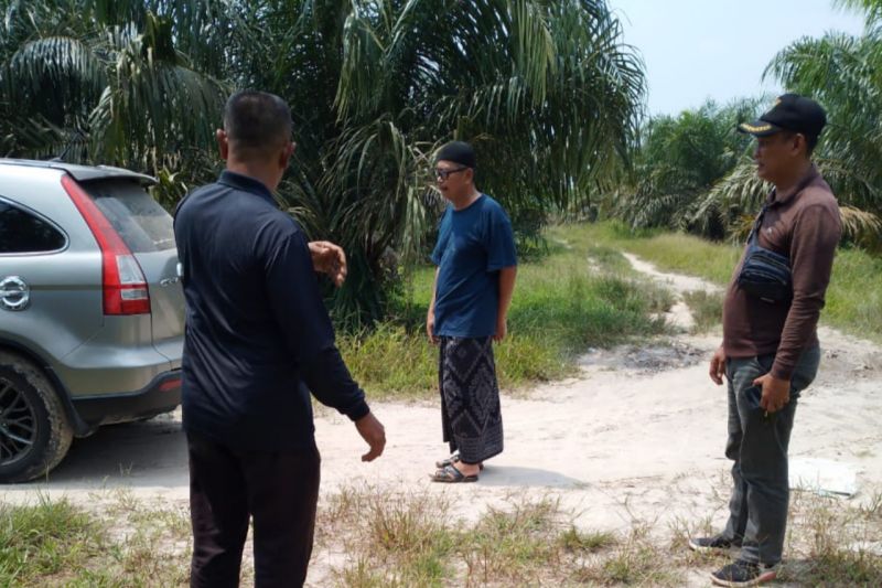 Kapolda Riau mutasi kapolsek bawa tahanan korupsi keluar sel