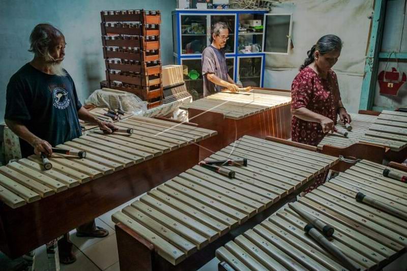 Kolintang diusulkan jadi WBTB kepada UNESCO Kolintang diusulkan jadi WBTB kepada UNESCO