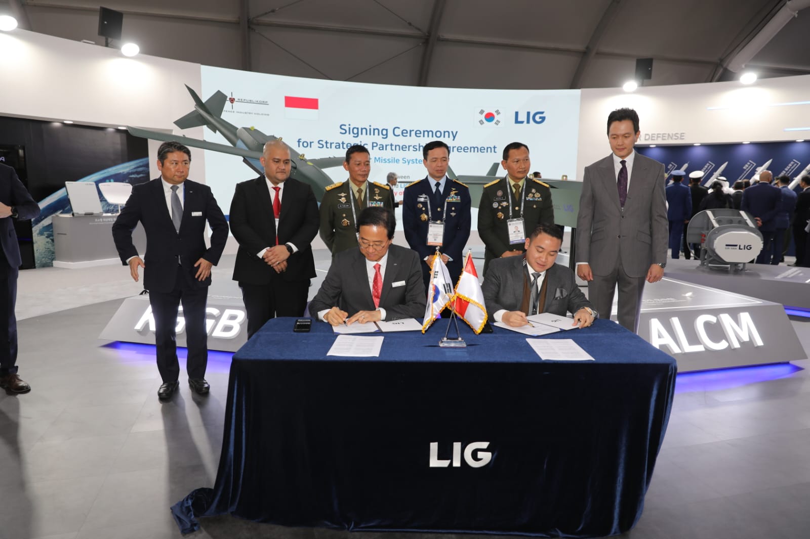 Hadiri Seoul ADEX 2023, Republikorp tandatangan kontrak strategis dengan LIG Nex1 Hadiri Seoul ADEX 2023, Republikorp tandatangan kontrak strategis dengan LIG Nex1