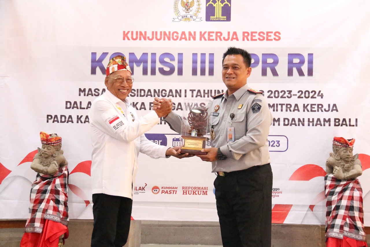 Komisi III DPR RI bahas imigrasi di Bali Komisi III DPR RI bahas imigrasi di BaliÂ