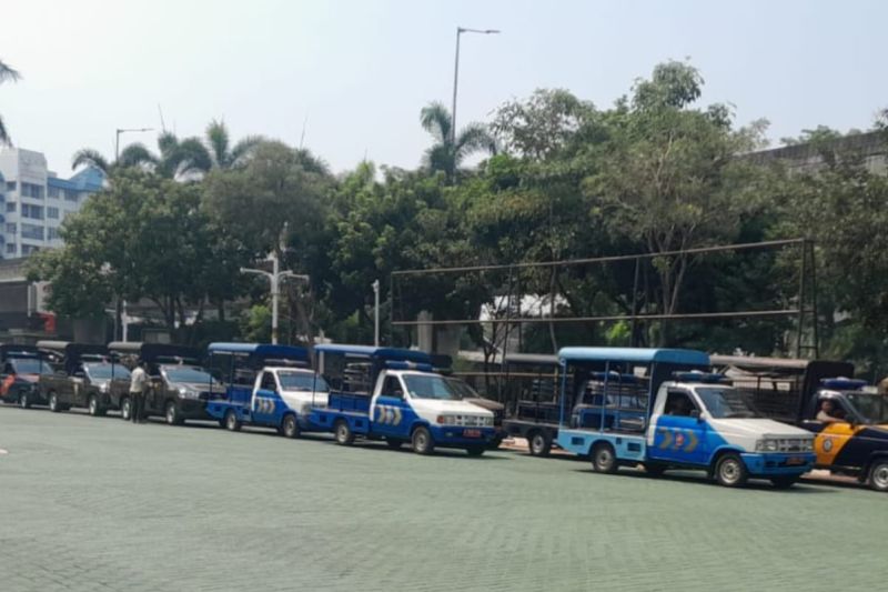 Belasan kendaraan dinas oprasional di Jaksel tak lolos uji emisi Belasan kendaraan dinas oprasional di Jaksel tak lolos uji emisi