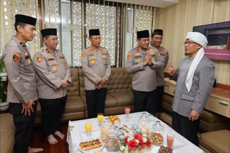 Pendakwah kondang Aa Gym dukung program cooling system milik Polri Pendakwah kondang Aa Gym dukung program cooling system milik Polri