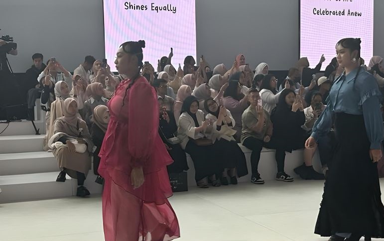 Inspirasi pakaian plus size dari koleksi Manifesto di JFW 2024 Inspirasi pakaian plus size dari koleksi Manifesto di JFW 2024