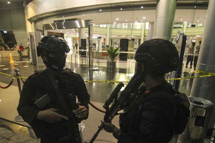 Diduga jatuh dari ketinggian, seorang wanita ditemukan tewas di area mal Paragon Semarang