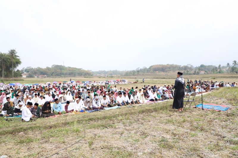 Pemkab Bandung Barat gelar salat istisqa akibat terdampak kekeringan Pemkab Bandung Barat gelar salat istisqa akibat terdampak kekeringan