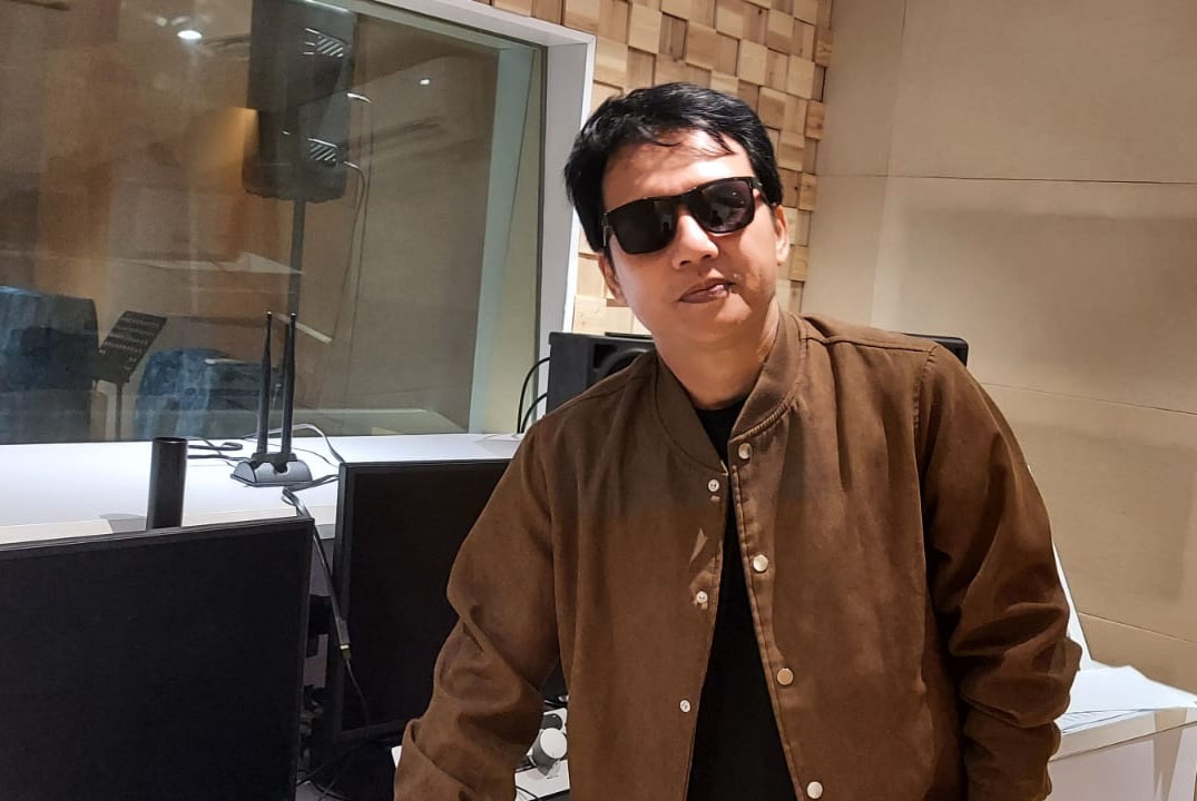 Vokalis Caffeine, Rudy Nugraha tampil solo lewat Album CLBK Vokalis Caffeine, Rudy Nugraha tampil solo lewat Album CLBK