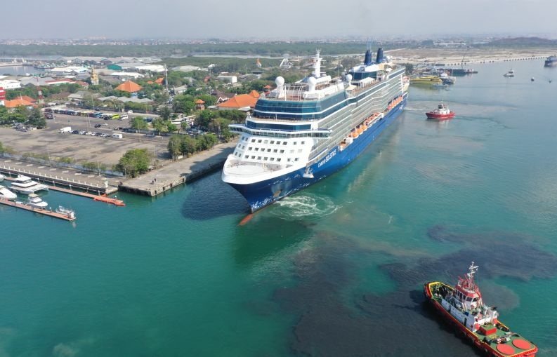 Wisata kapal pesiar di Bali terus dikembangkan oleh Kemenparekraf Wisata kapal pesiar di Bali terus dikembangkan oleh Kemenparekraf