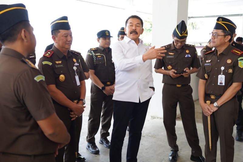 Jaksa Agung minta Kejaksaan daerah profesional tangani kasus korupsi Jaksa Agung minta Kejaksaan daerah profesional tangani kasus korupsi
