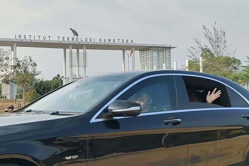 Presiden awali kunker di Lampung lewati Jl Ryacudu dan Tol Presiden awali kunker di Lampung lewati Jl Ryacudu dan Tol