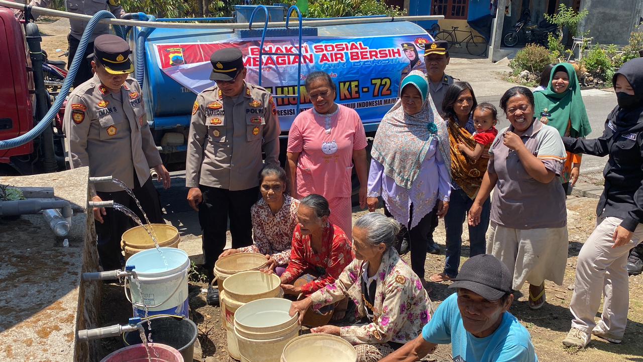Sambut HUT Humas Polri ke-72, Polres Salatiga baksos air bersih di Randuacir Sambut HUT Humas Polri ke-72, Polres Salatiga baksos air bersih di Randuacir
