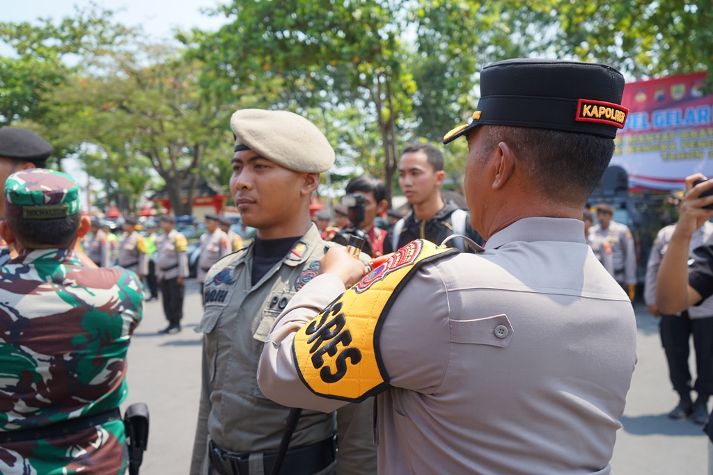 Polres Sukoharjo geser petugas jaga KPU dan Bawaslu 24 jam Polres Sukoharjo geser petugas jaga KPU dan Bawaslu 24 jam