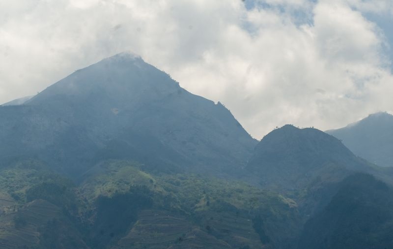 Kebakaran Gunung Merbabu padam akibat guyuran hujan
