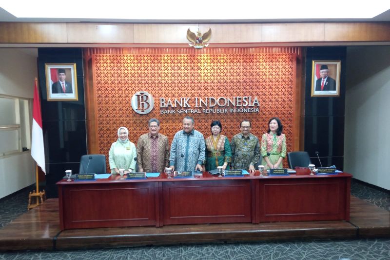 Jaga stabilitas nilai tukar rupiah, BI naikkan suku bunga Jaga stabilitas nilai tukar rupiah, BI naikkan suku bunga
