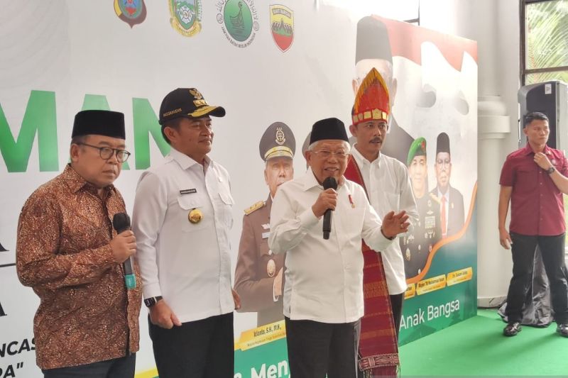 Maruf sebut capres unggah kebiasaan shalat bukan politik identitas Maruf sebut capres unggah kebiasaan shalat bukan politik identitas