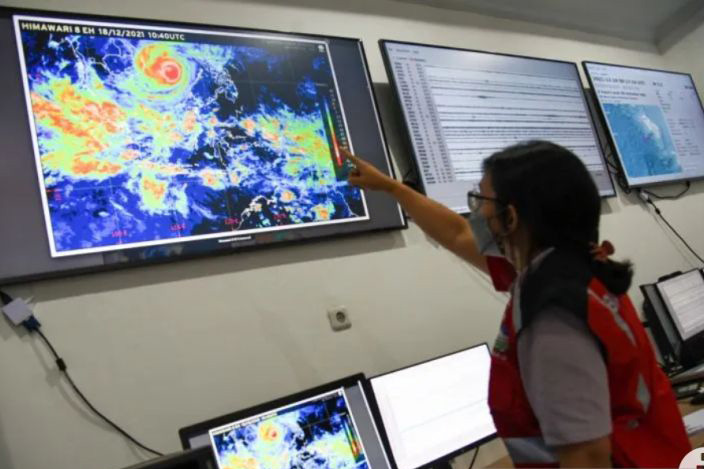 Masyarakat diimbau waspadai hujan lebat disertai petir dan angin kencang di Sumut Masyarakat diimbau waspadai hujan lebat disertai petir dan angin kencang di Sumut