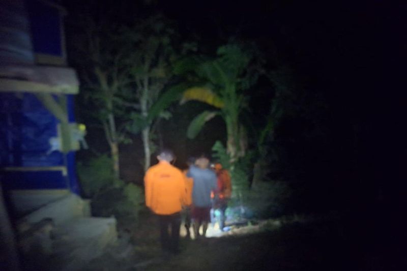 Basarnas cari kakek 70 tahun hilang di kebun Konawe Selatan Basarnas cari kakek 70 tahun hilang di kebun Konawe Selatan