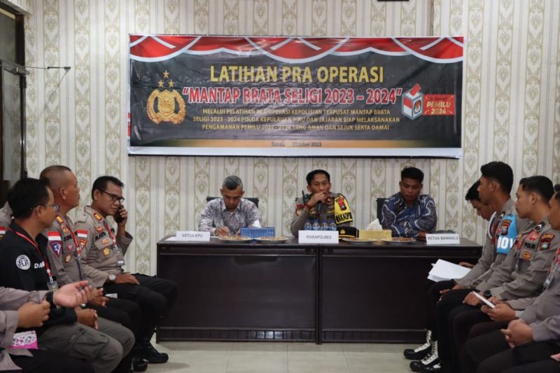 Polres Natuna gelar latihan Pra Operasi Mantap Brata Polres Natuna gelar latihan Pra Operasi Mantap Brata
