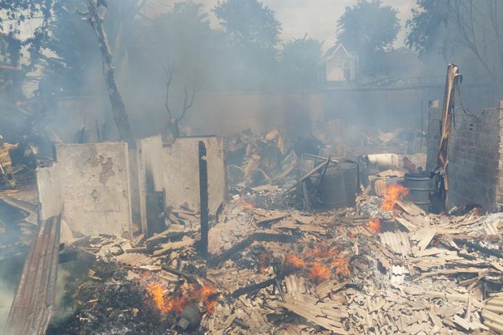30 Oktober 2022: Puluhan rumah di Kebayoran lama ludes terbakar, terdengar empat kali ledakan 30 Oktober 2022: Puluhan rumah di Kebayoran lama ludes terbakar, terdengar empat kali ledakan