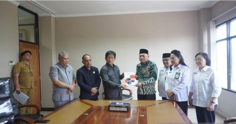 Kemenag Sulut serahkan naskah rancangan perda haji ke DPRD