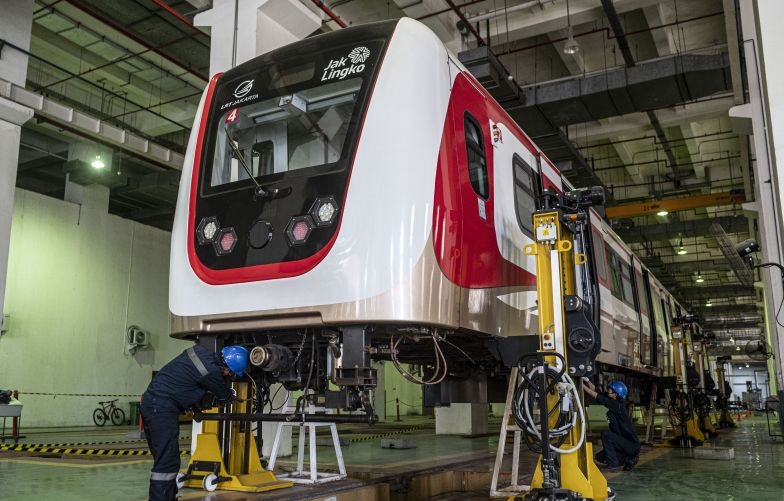 Seluruh perawatan kereta LRT Jakarta dilakukan secara mandiri Seluruh perawatan kereta LRT Jakarta dilakukan secara mandiri