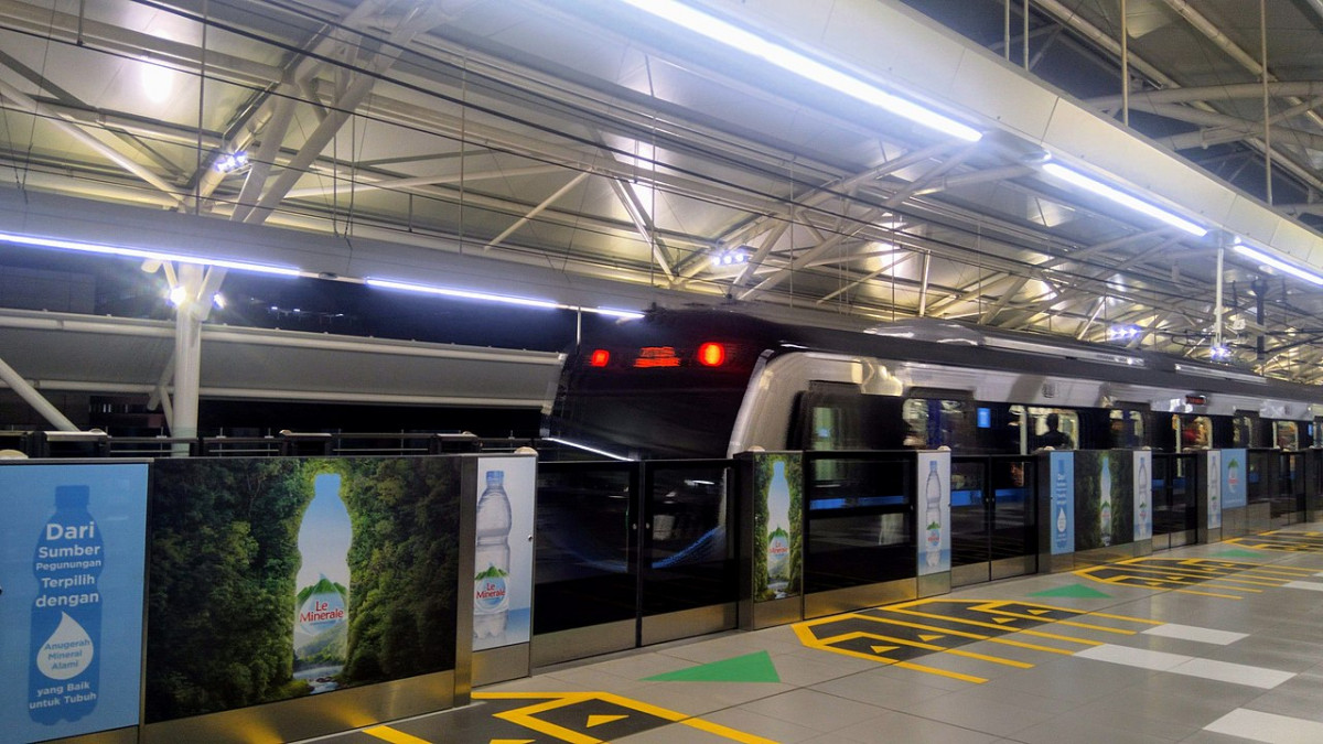 18 Oktober 2006: Indonesia gandeng Jepang demi bangun Subway