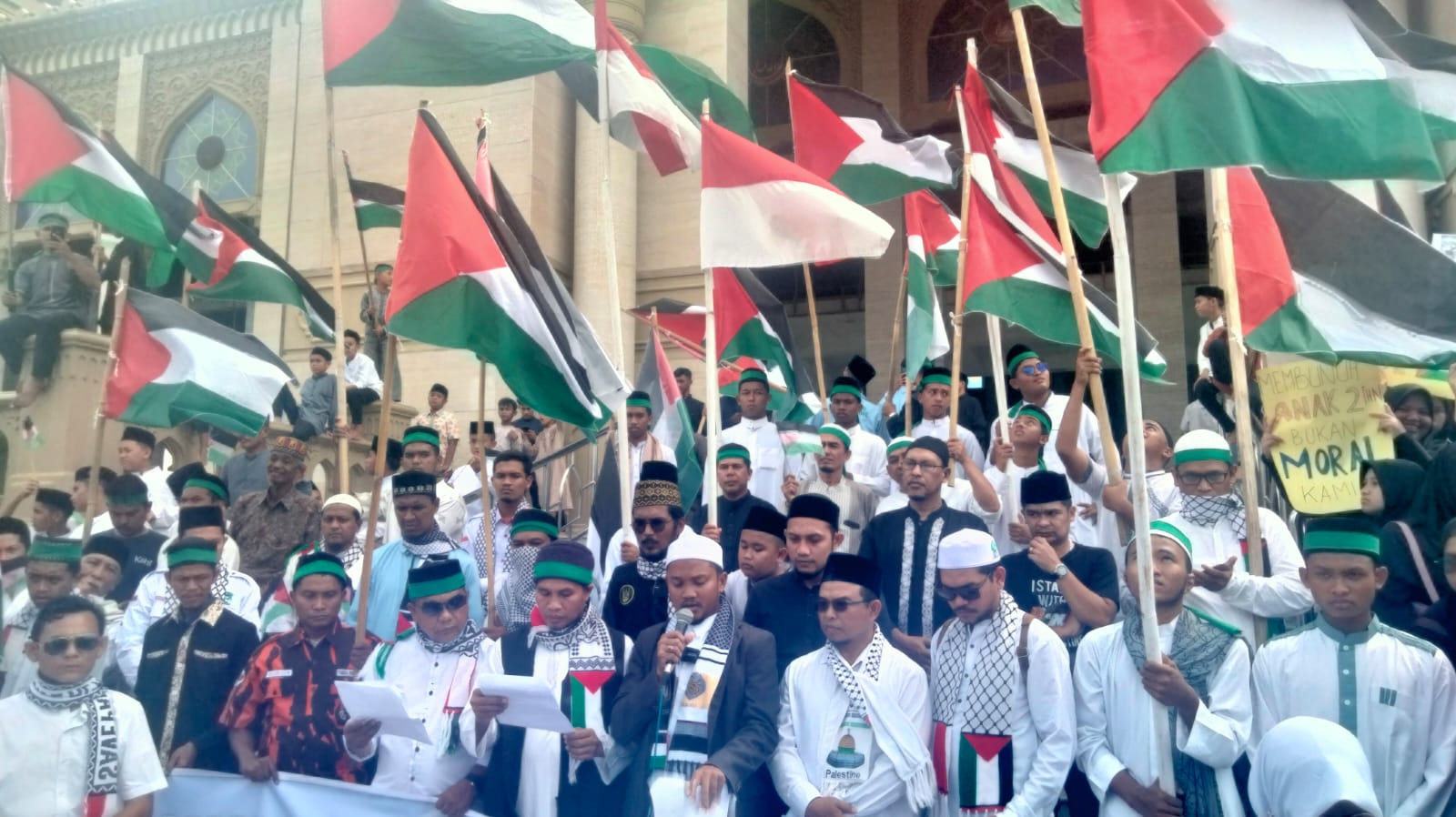 ARAB gelar aksi dukung kemerdekaan Palestina di Lhokseumawe ARAB gelar aksi dukung kemerdekaan Palestina di LhokseumaweÂ