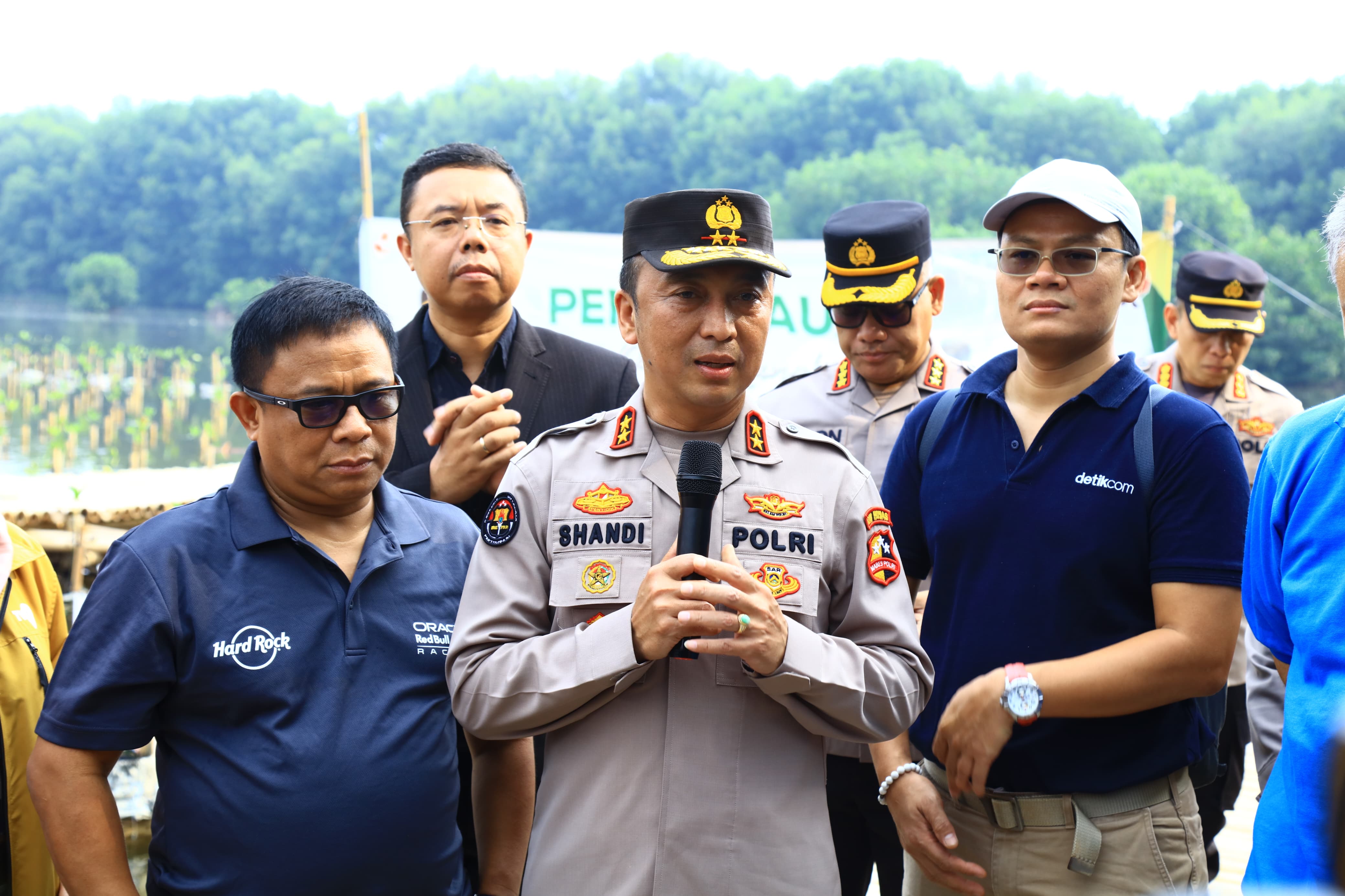 Rayakan HUT ke-72, Humas Polri gelar gerakan pelestarian lingkungan Rayakan HUT ke-72, Humas Polri gelar gerakan pelestarian lingkungan
