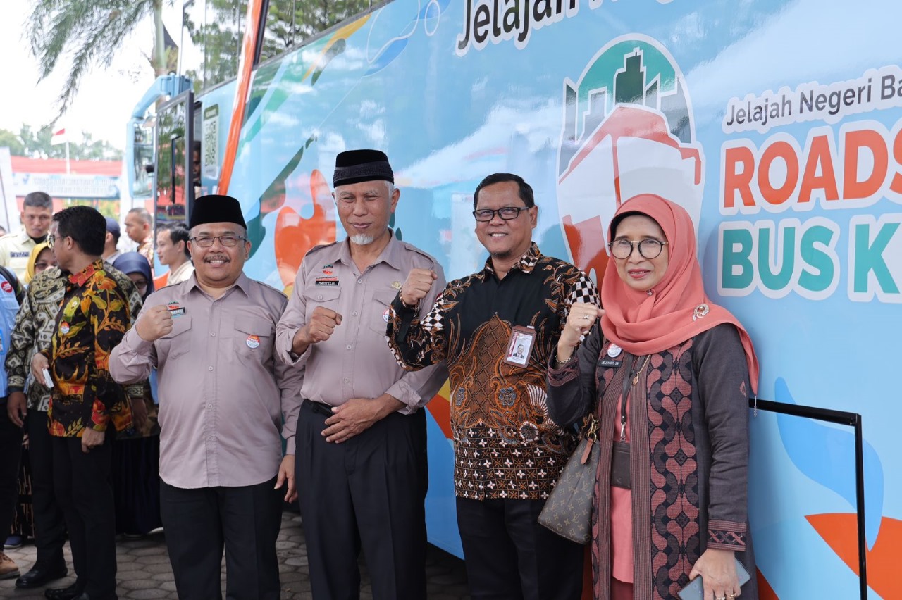 Tebar nilai antikorupsi, bus KPK singgah di Ranah Minang Tebar nilai antikorupsi, bus KPK singgah di Ranah Minang