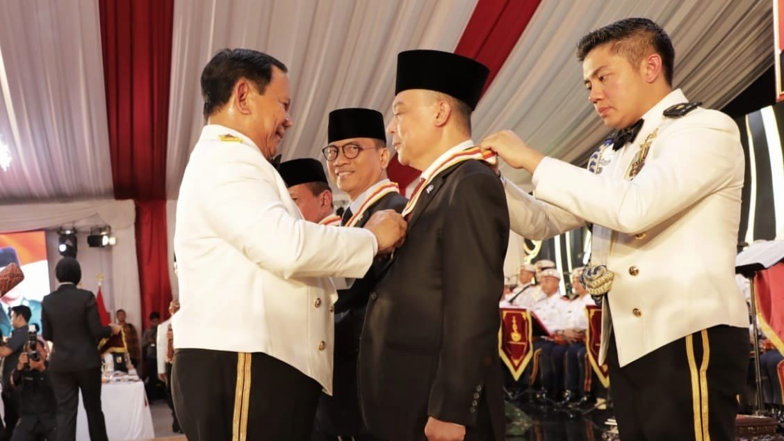 Muzani sebut penghargaan untuk pimpinan MPR tunjukan politik akomodatif Prabowo Muzani sebut penghargaan untuk pimpinan MPR tunjukan politik akomodatif PrabowoÂ