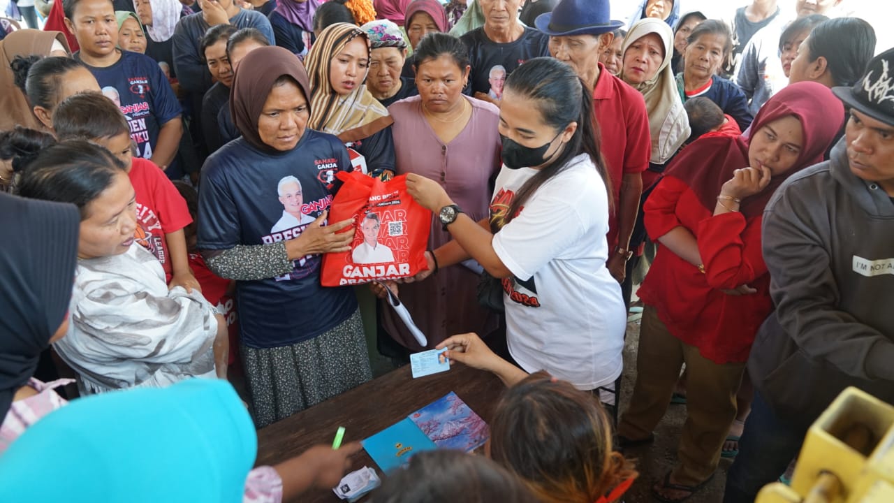 Bentuk kepedulian dan gotong royong, Saga gelar bazar Ganjar Mahfud di Indramayu