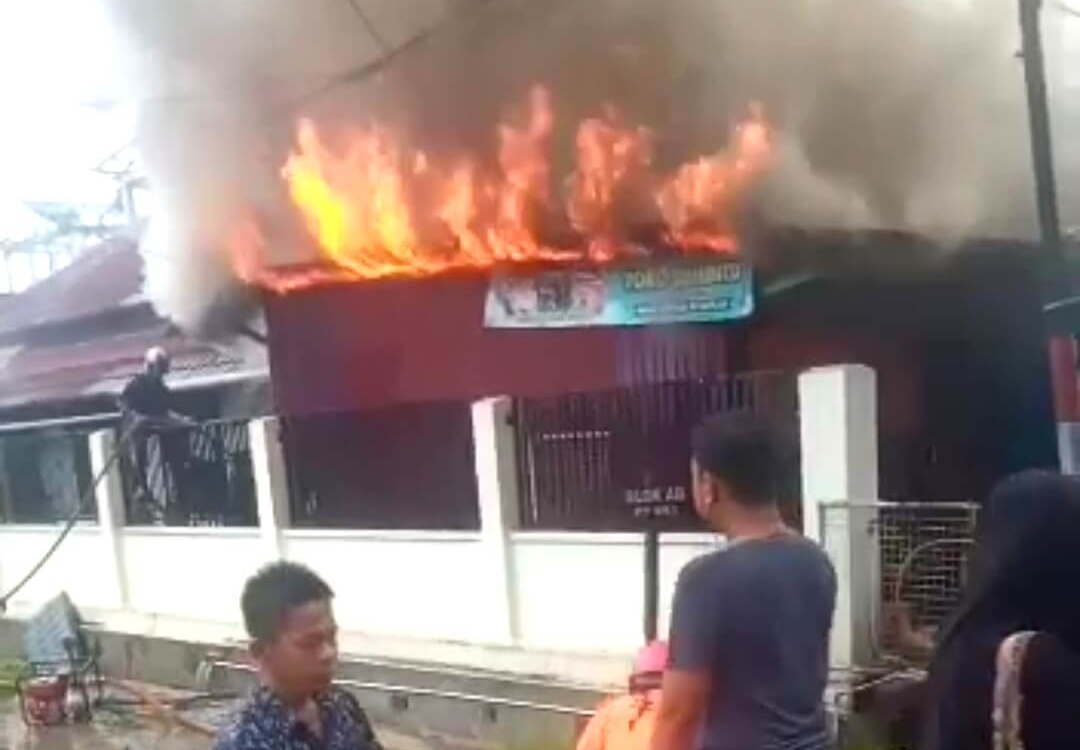 24 Oktober 2022: Rumah dan empat kios terbakar di depan Pasar Kemuning