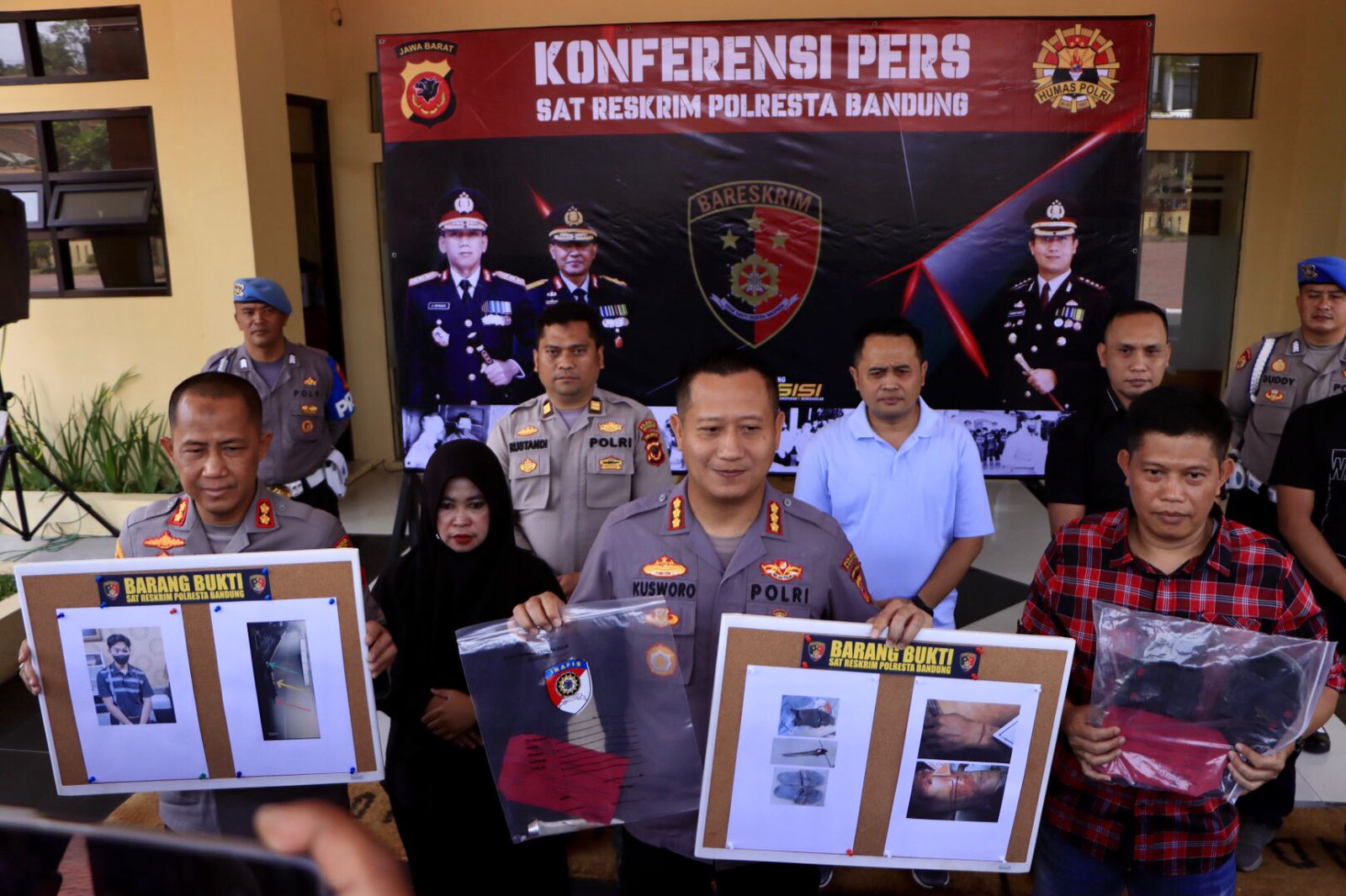 Polisi amankan pelaku pembunuhan pemilik warung di Bandung Polisi amankan pelaku pembunuhan pemilik warung di Bandung