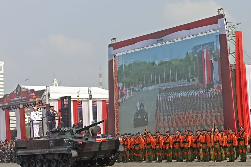 Presiden Jokowi pimpin Upacara HUT ke-78 TNI di Monas Presiden Jokowi pimpin Upacara HUT ke-78 TNI di Monas