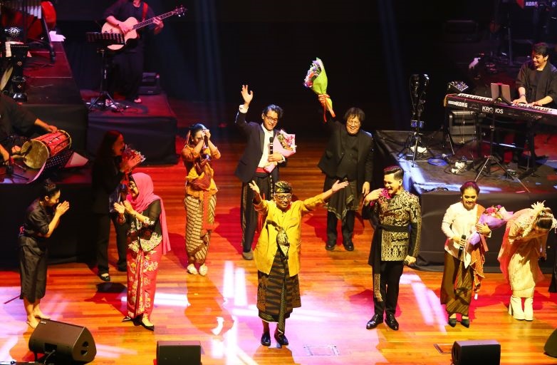 Terbius gigantiknya Ethnochestra Senandung Nusantara di Kuala Lumpur Terbius gigantiknya Ethnochestra Senandung Nusantara di Kuala Lumpur