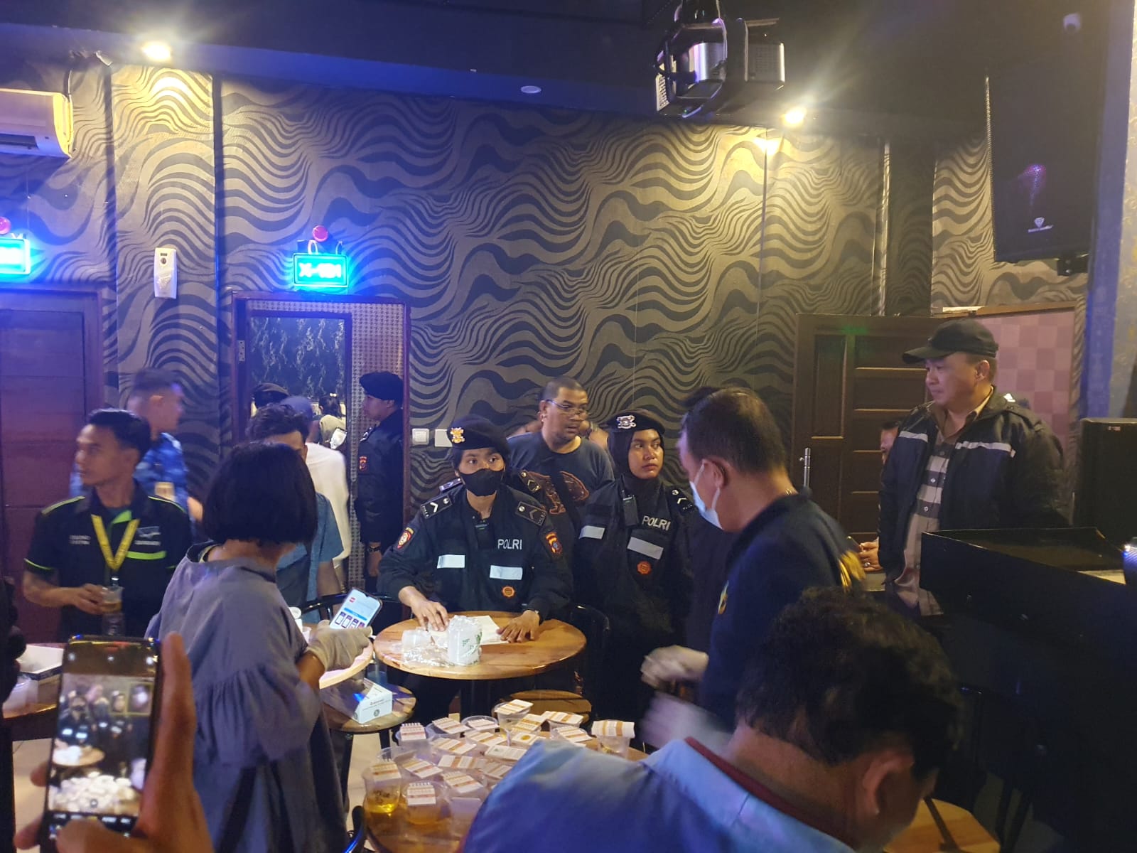 Polda Sumut razia tempat hiburan malam, cleaning service positif narkoba Polda Sumut razia tempat hiburan malam, cleaning service positif narkoba