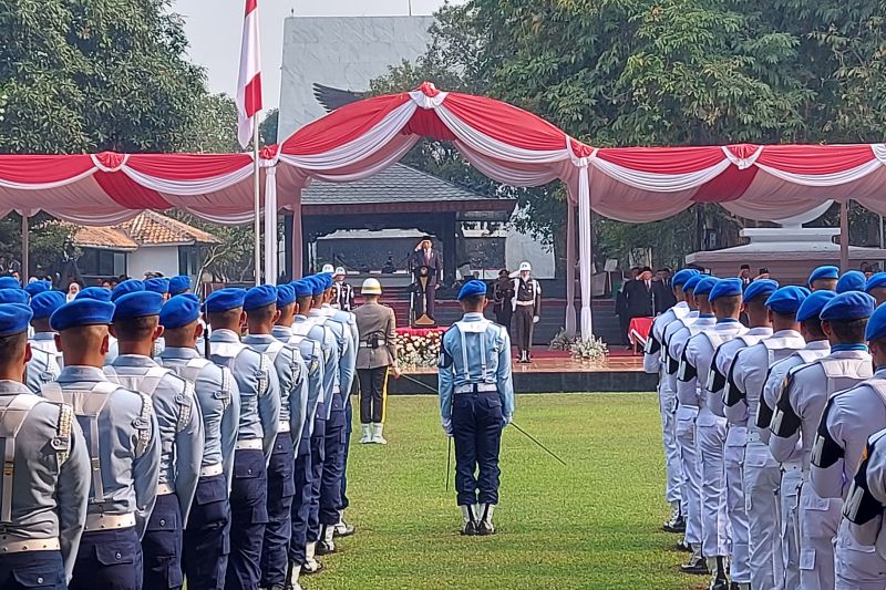 Upacara Kesaktian Pancasila di Lubang Buaya dipimpim langsung oleh Presiden Jokowi Upacara Kesaktian Pancasila di Lubang Buaya dipimpim langsung oleh Presiden Jokowi