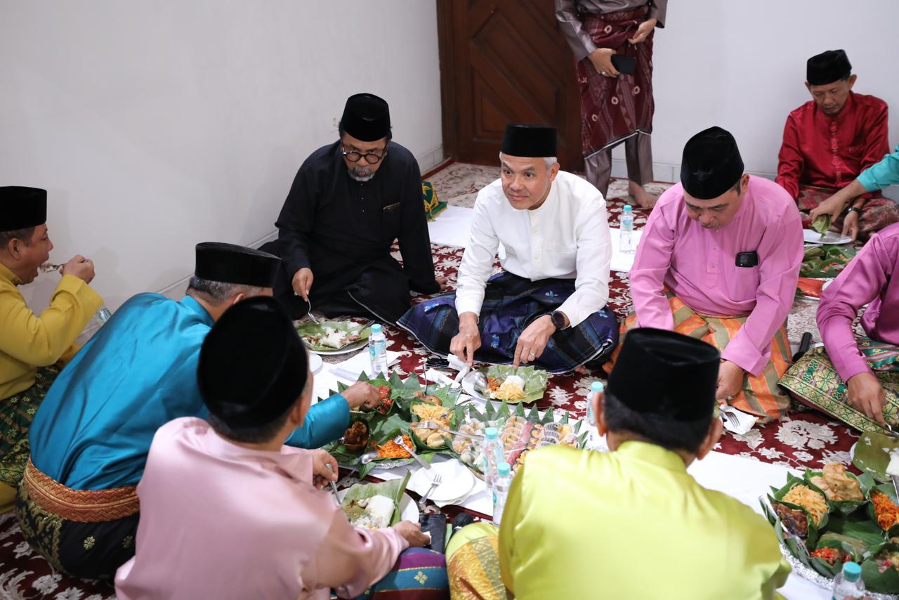 Ganjar bertemu Lembaga Adat Melayu Riau di Jakarta Ganjar bertemu Lembaga Adat Melayu Riau di Jakarta