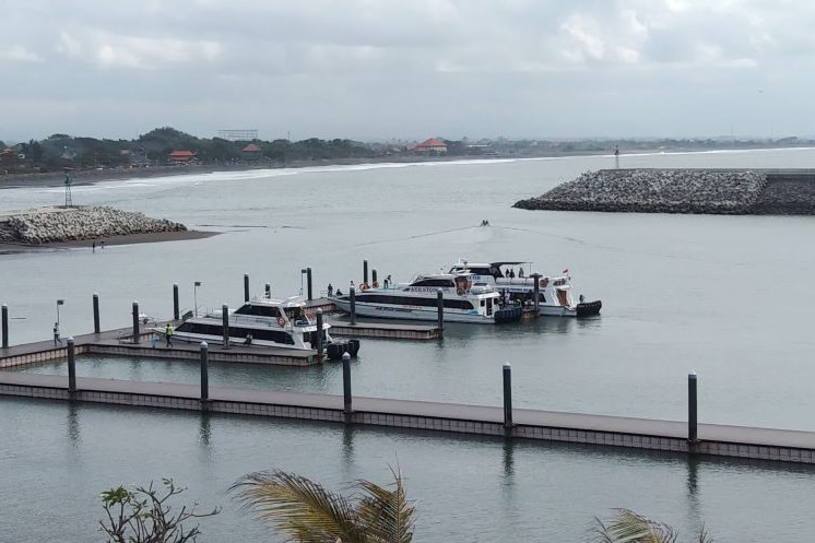 Masyarakat Denpasar diminta waspadai gelombang laut tinggi dua meter Masyarakat Denpasar diminta waspadai gelombang laut tinggi dua meter