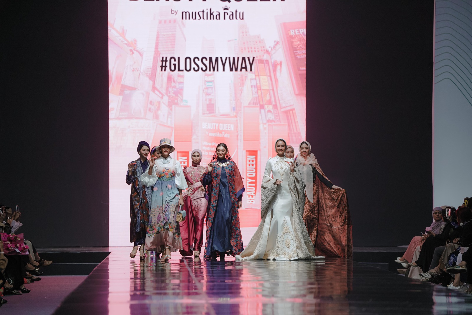 Kosmetik halal menggebrak di JMFW 2024: MRAT perluas pasar global Kosmetik halal menggebrak di JMFW 2024: MRAT perluas pasar global
