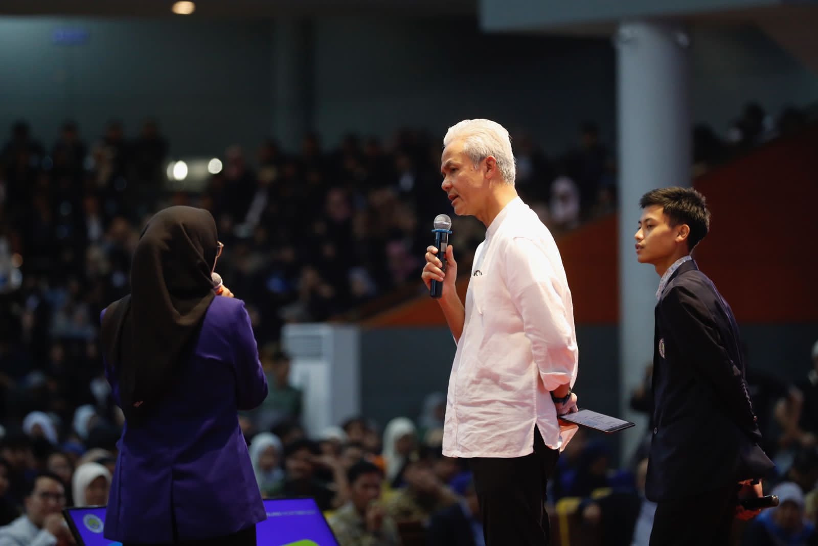 Ganjar ajak mahasiswa tangkap peluang pengembangan ekonomi biru dan hijau untuk majukan Indonesia Ganjar ajak mahasiswa tangkap peluang pengembangan ekonomi biru dan hijau untuk majukan Indonesia