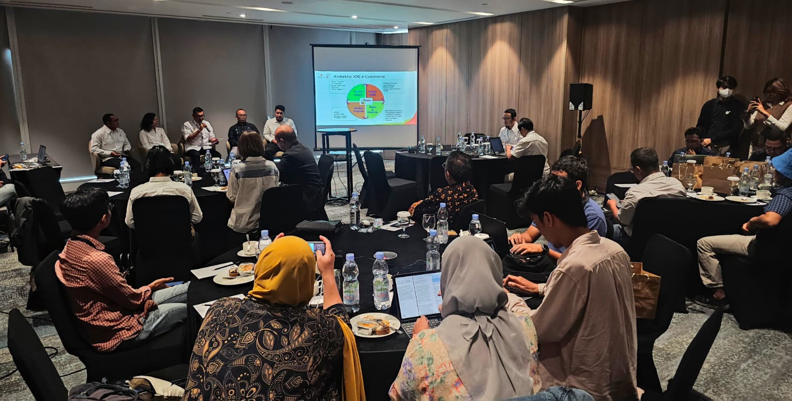 IOG e-commerce dukung capaian target produksi dan pelaku usaha lokal IOG e-commerce dukung capaian target produksi dan pelaku usaha lokal