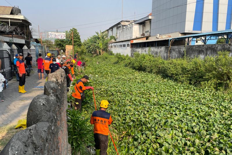 Gubernur Jatim mitigasi kesiapsiagaan bencana banjir Gubernur Jatim mitigasi kesiapsiagaan bencana banjir