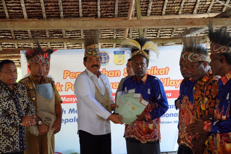 Kehadiran negara melindungi tanah ulayat di Papua Kehadiran negara melindungi tanah ulayat di Papua