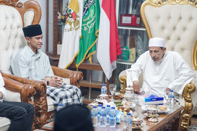 Habib Luthfi doakan Kaesang sukses bawa PSI ke Senayan Habib Luthfi doakan Kaesang sukses bawa PSI ke Senayan