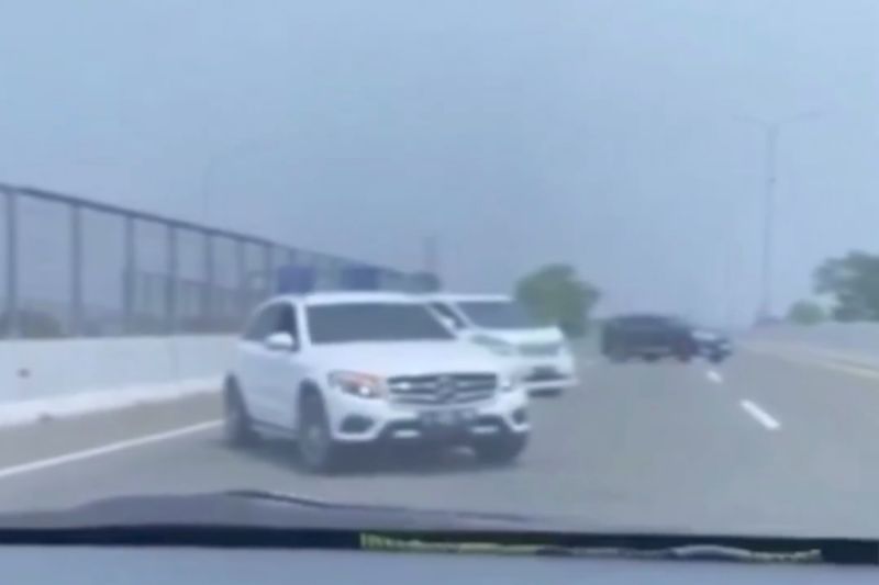 Ini sebab mobil putar arah di jalan tol Desari Ini sebab mobil putar arah di jalan tol Desari