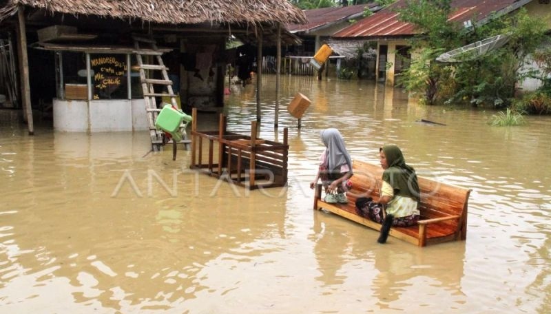 BMKG sebut lima daerah Aceh berstatus siaga banjir yang dipicu hujan deras
