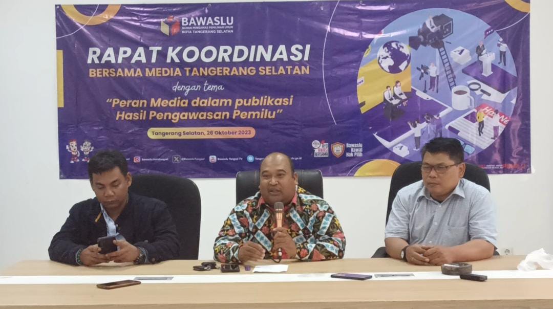 Langgar Perda dan UU Pemilu, ribuan APK di Tangsel ditertibkan Langgar Perda dan UU Pemilu, ribuan APK di Tangsel ditertibkan